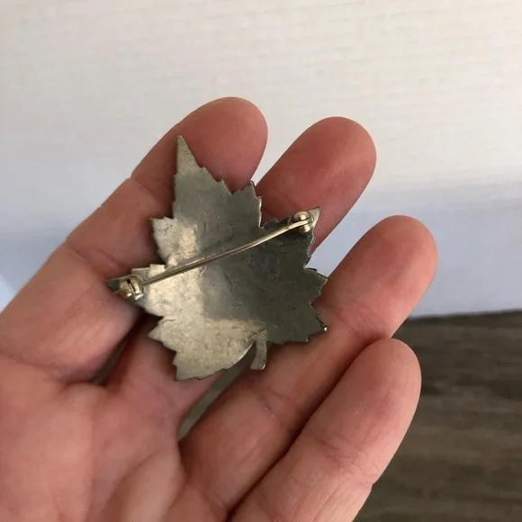 Silvertone Maple Leaf Rhinestone Brooch - Picture 9 of 10